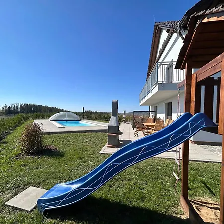 Airolo Aparthotel 3*